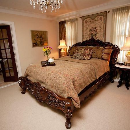 Westphal Mansion Inn Bed & Breakfast Hartford Exterior photo