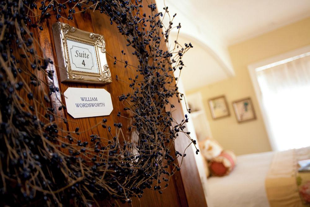 Westphal Mansion Inn Bed & Breakfast Hartford Exterior photo