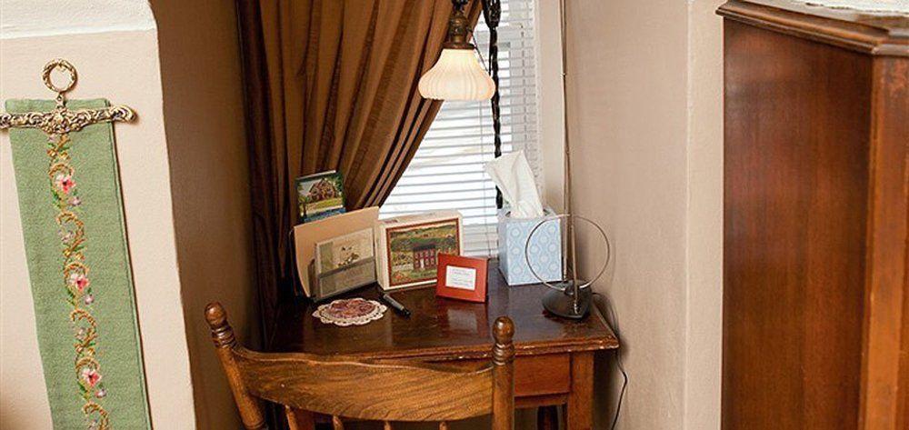 Westphal Mansion Inn Bed & Breakfast Hartford Exterior photo