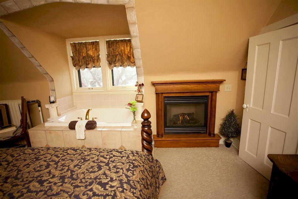 Westphal Mansion Inn Bed & Breakfast Hartford Exterior photo