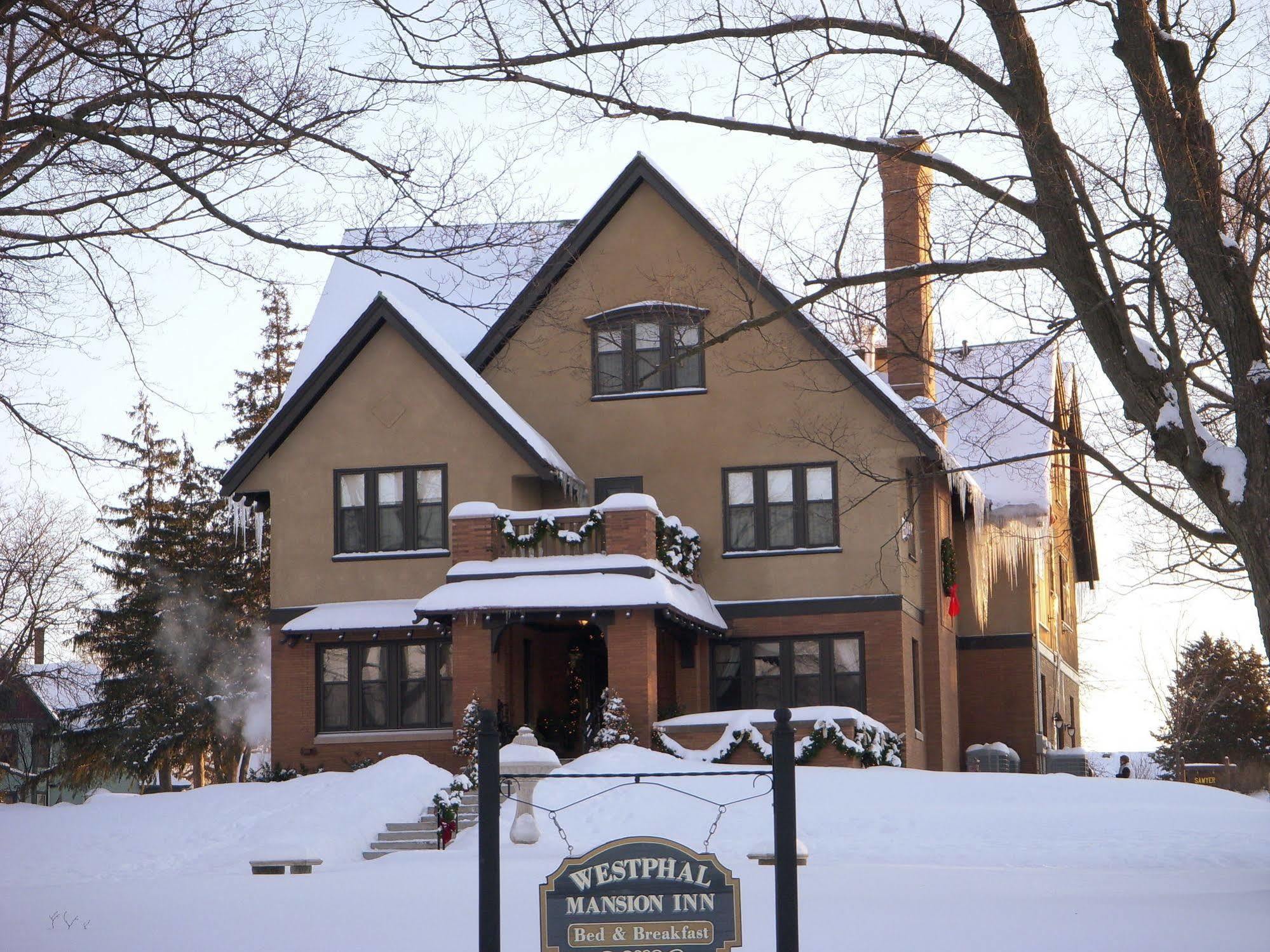 Westphal Mansion Inn Bed & Breakfast Hartford Exterior photo